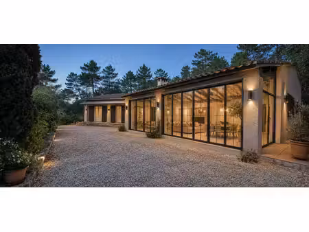 dépendances & appartement indépendant- 1ha-