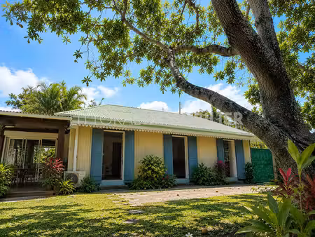 charmante villa créole au coeur de l'étang-salé
