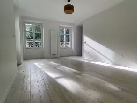 appartement 5 pièces à louer à saint germain en laye - quartier fourqueux