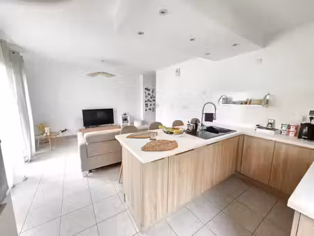 au rove appartement de 60m2 dernier étage en vente avec gara