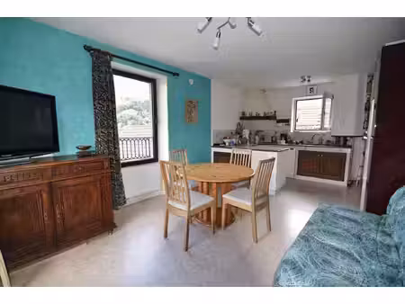 theys centre appartement type t3 entièrement meublé