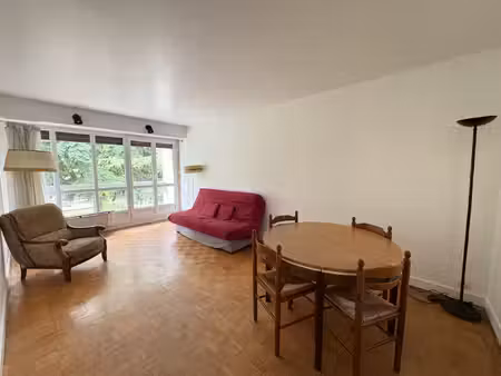 appartement 2 pièces meuble + cave + parking extérieur