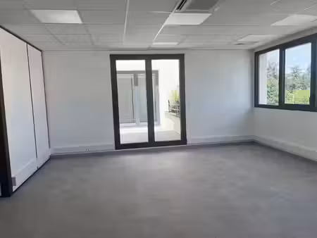 location locaux professionnels 22.35 m² à limeil-brevannes (94450)  289 €