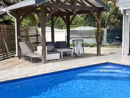 propriété t7 à louer avec piscine et bungalow indépendant