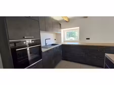 charmante maison ancienne rénovée avec cachet.