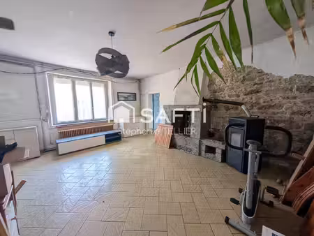 maison de bourg avec jardin arboré