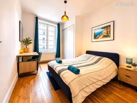 chambre rénovée et meublée