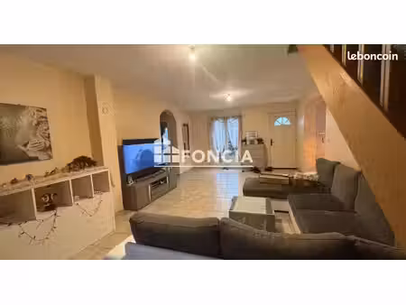 a vendre maison t4+ avec garage et jardin à barbentane
