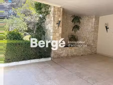 bureau 445 m²