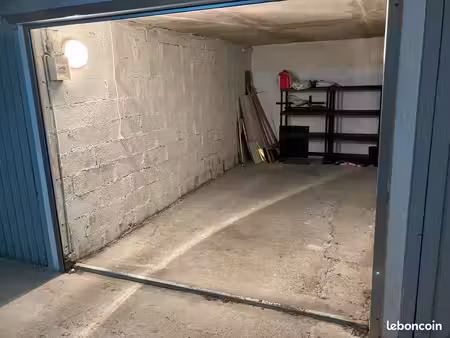 garage fermé à vendre