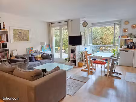 t3 cocon et lumineux avec jardin privatif — berges du rhône■ de verdure - cocon t3 lyon 7 