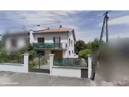 ? maison mitoyenne de 130 m² + terrain 711 m² – meyzieu (la jacquière) – légères rénovatio