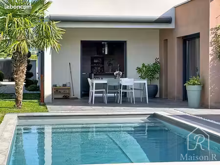 villa 5 pièces 170 m²