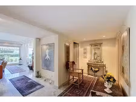 grand 4 pieces luxueux dans residence de prestige