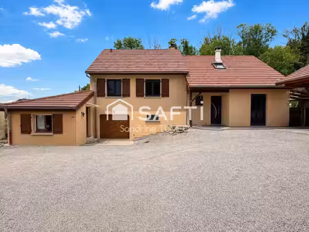 maison familiale avec piscine  appartement indépendant