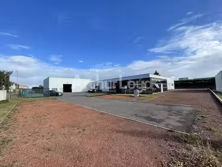 vente entrepôt 2200m²