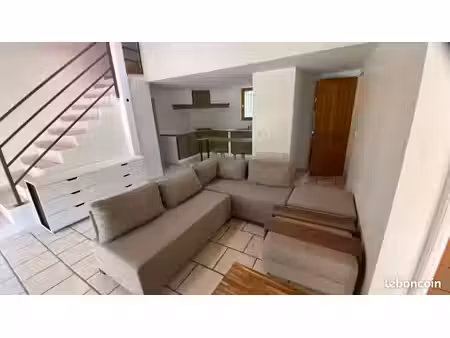 villa meublee t4 de 106 m² + mezzanine 25 m² – grand jardin clos 990 m² – étang de l'olivi