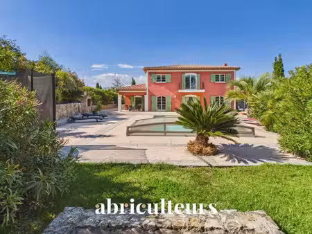 élégante villa familiale de 250 m² en vente sur montauroux (83440)