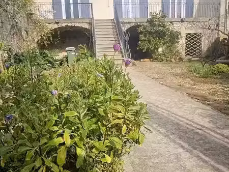 location maison 5 pièces 129 m² à montpeyroux (34150)