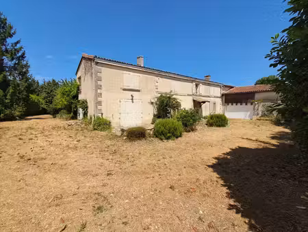 vente maison 4 pièces 185 m² vouillé (79230)