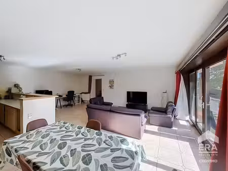 bel appartement 2 chambres avec garage et emplacement extéri