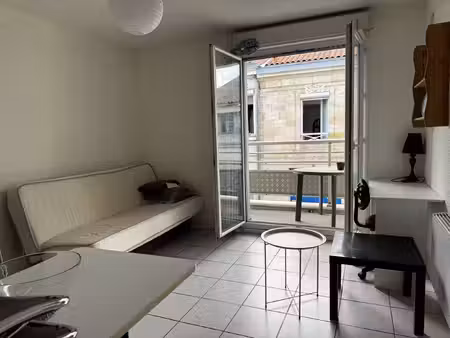 talence - barrière st genès - joli studio meublé de 20m2