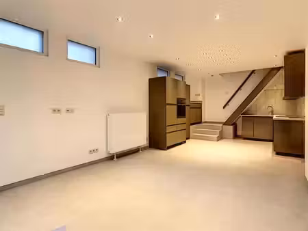 maison 2 chambres au cœur du village de wez-velvain. libre l