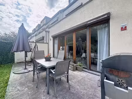 maison rénovée de 225m² avec garage