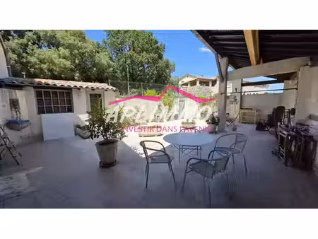 maison avec grande terrasse