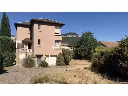 grande maison familiale à millau avec piscine intérieure