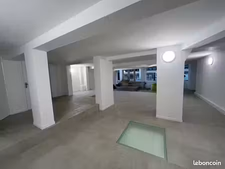 local 140 m2 refait à neuf - paris 15ème