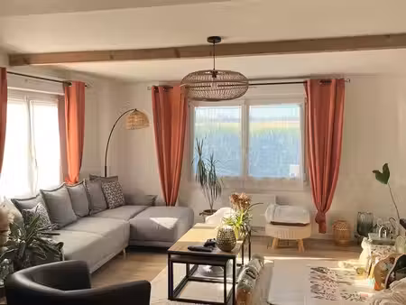 maison 65 m² – grand terrain 800 m² – espace indépendant aménagé 20 m²