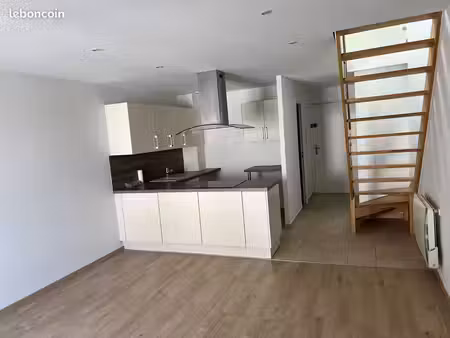2 pièces duplex 45 m2 à 50 m gare rer e pontault
