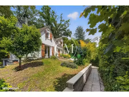 maison 6 pièces 197 m²