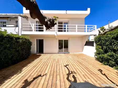 palavas-les-flots – t4 meublé 75 m² en rdc  terrasse ~40 m²  vue mer imprenable