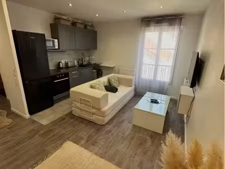 t2 dernier étage avec terrasse 10 m²  parking et résidence récente – villeneuve-saint-deni