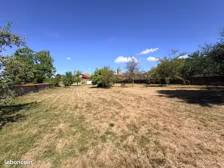 terrain constructible centre village