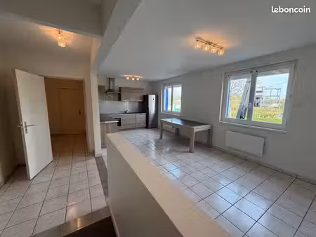 ytrac – t3 lumineux 61 26 m² + pièce annexe env. 12 m² – cuisine équipée – 2 parkings