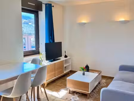 t2 meublé 40 m² – vue château – 490 cc