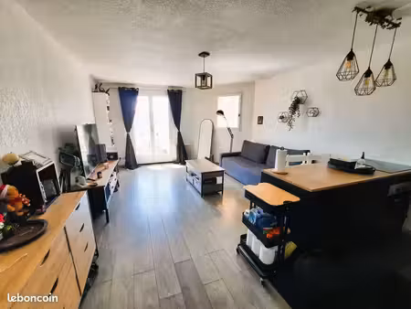 studio 35 m² à louer -six four les plages - disponible dès maintenant