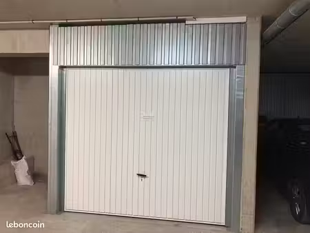 box ferme dans une résidence sécurisée