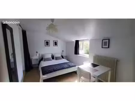 chambre meublée