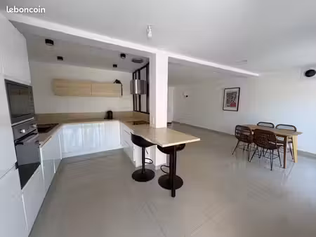 maison 5 pièces 115 m² très calme avec dépendance