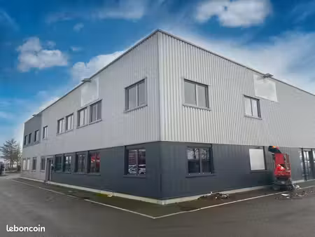 bureau 975 m²