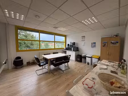 bureaux 104 m² dury