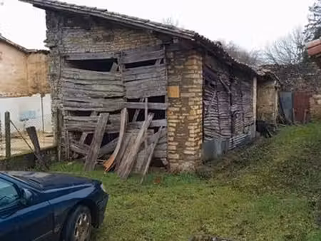ensemble de granges et écuries