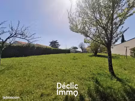 terrain 2 067 m² niort