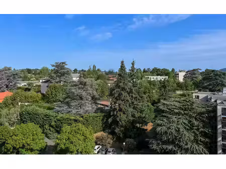 champagne-au-mont-d'or t4 de 96 m2 avec loggia  vue dégagé
