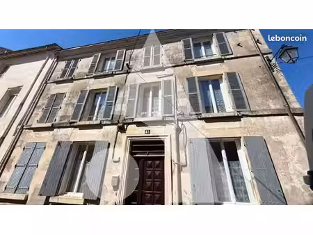 immeuble 12 pièces 450 m²