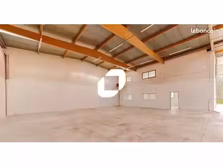 local d'activité 282 m²